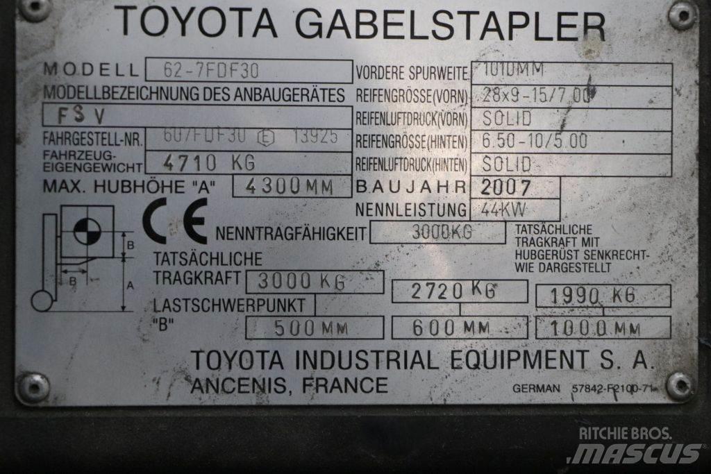 Toyota 62-7FDF30 Carretillas diesel