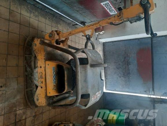 Weber mt Pisones compactadores