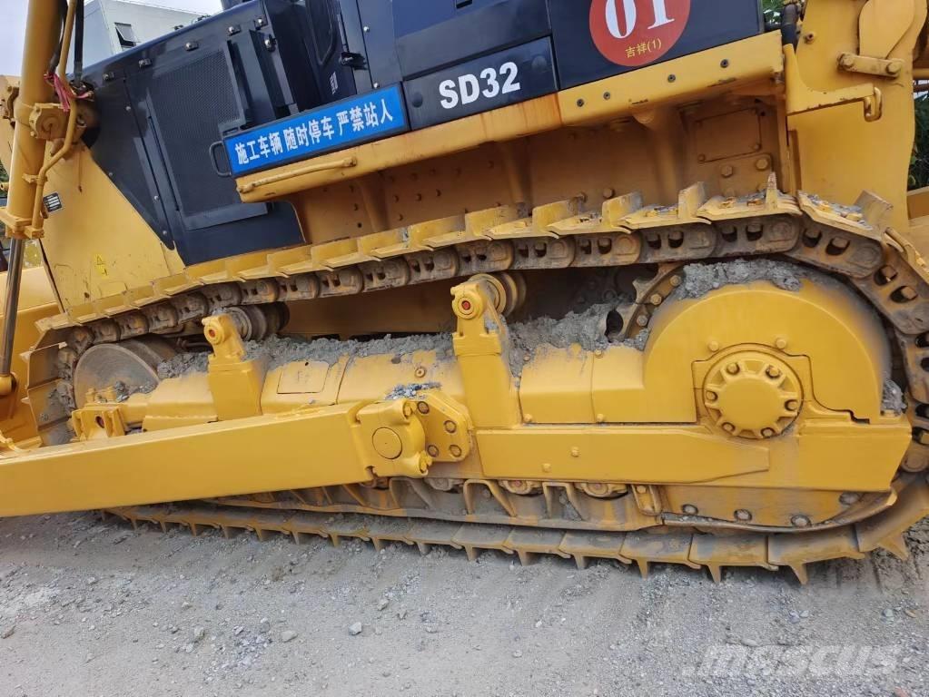 Shantui SD 32 Buldozer sobre oruga