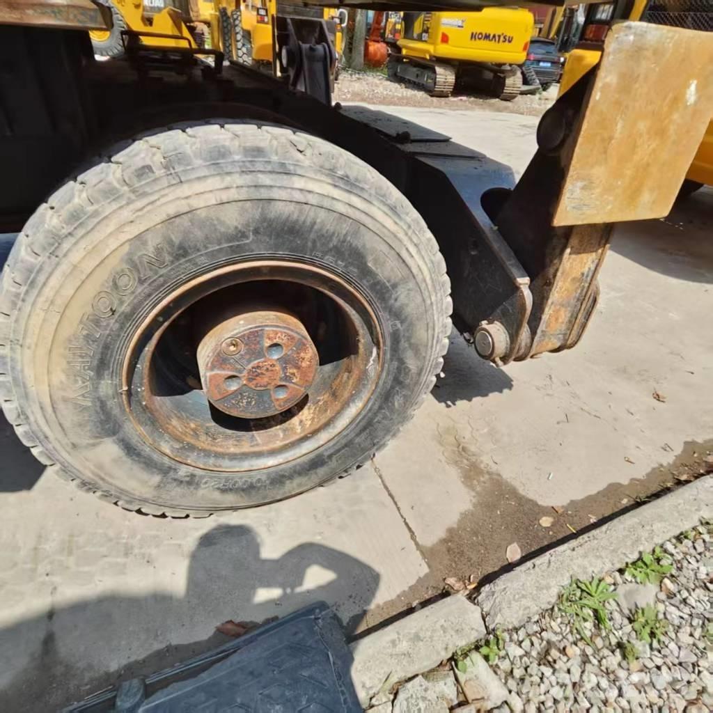 Hyundai R210W-9 Excavadoras de ruedas