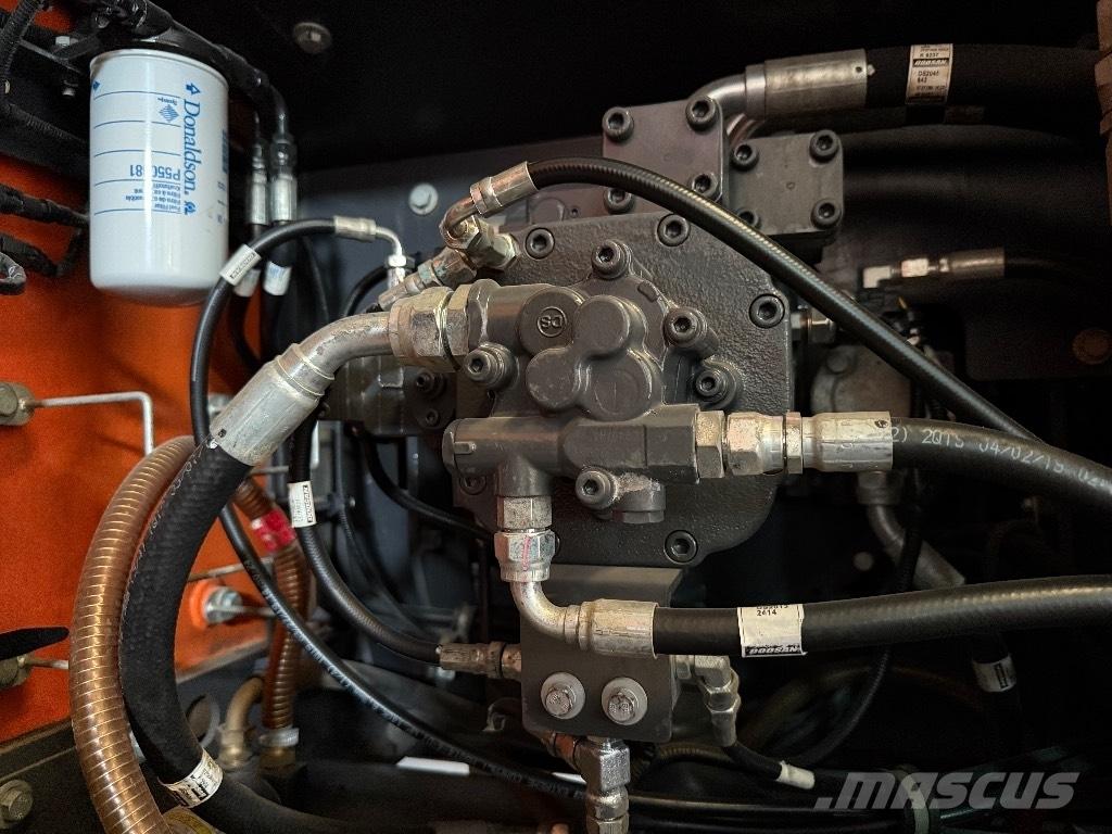  Dossan DX225Lc-5 Excavadoras de cadenas