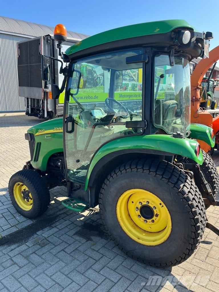 John Deere 3320 Tractores compactos