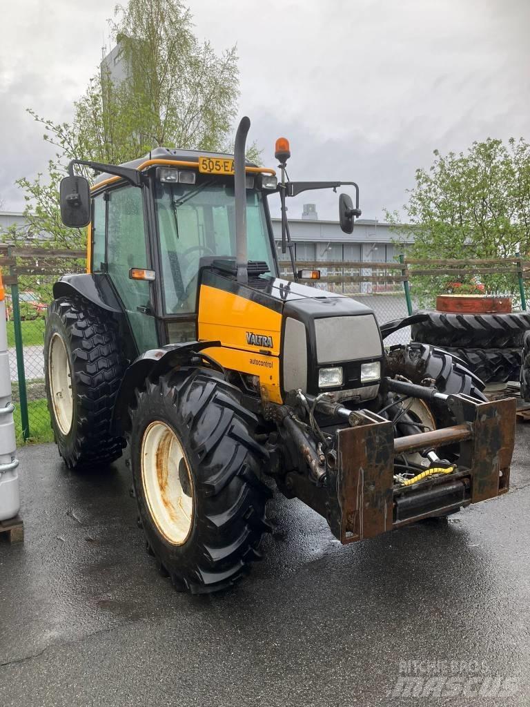 Valtra A85 Tractores