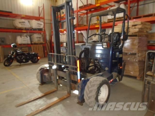 Moffett M45 Carretillas elevadoras todo terreno