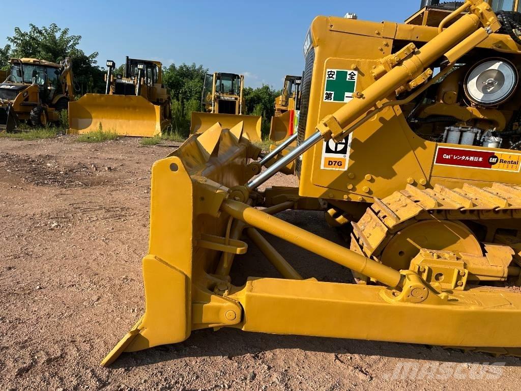 CAT D7G Buldozer sobre oruga