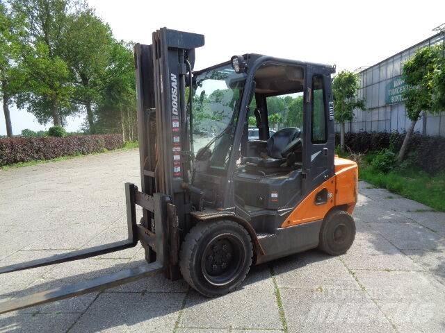 Doosan D35C-7 Carretillas diesel