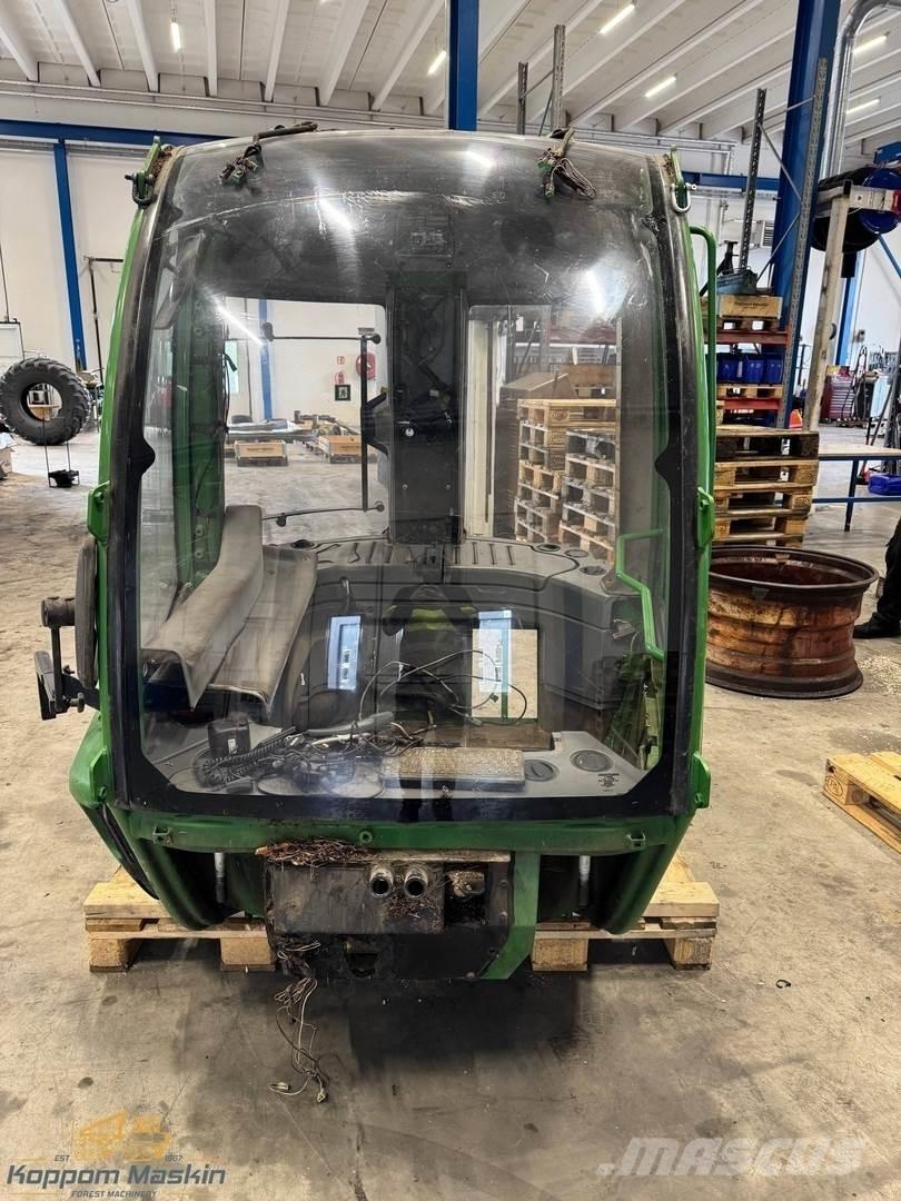 John Deere 1210E Cabinas e interior