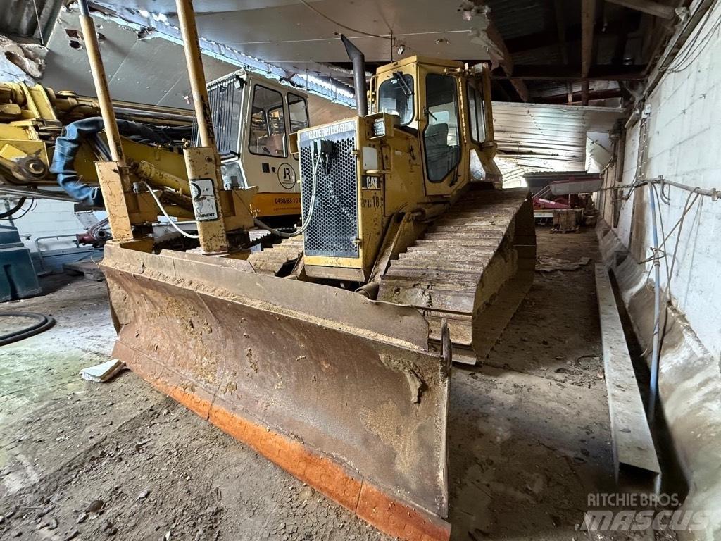 CAT D 4 Buldozer sobre oruga
