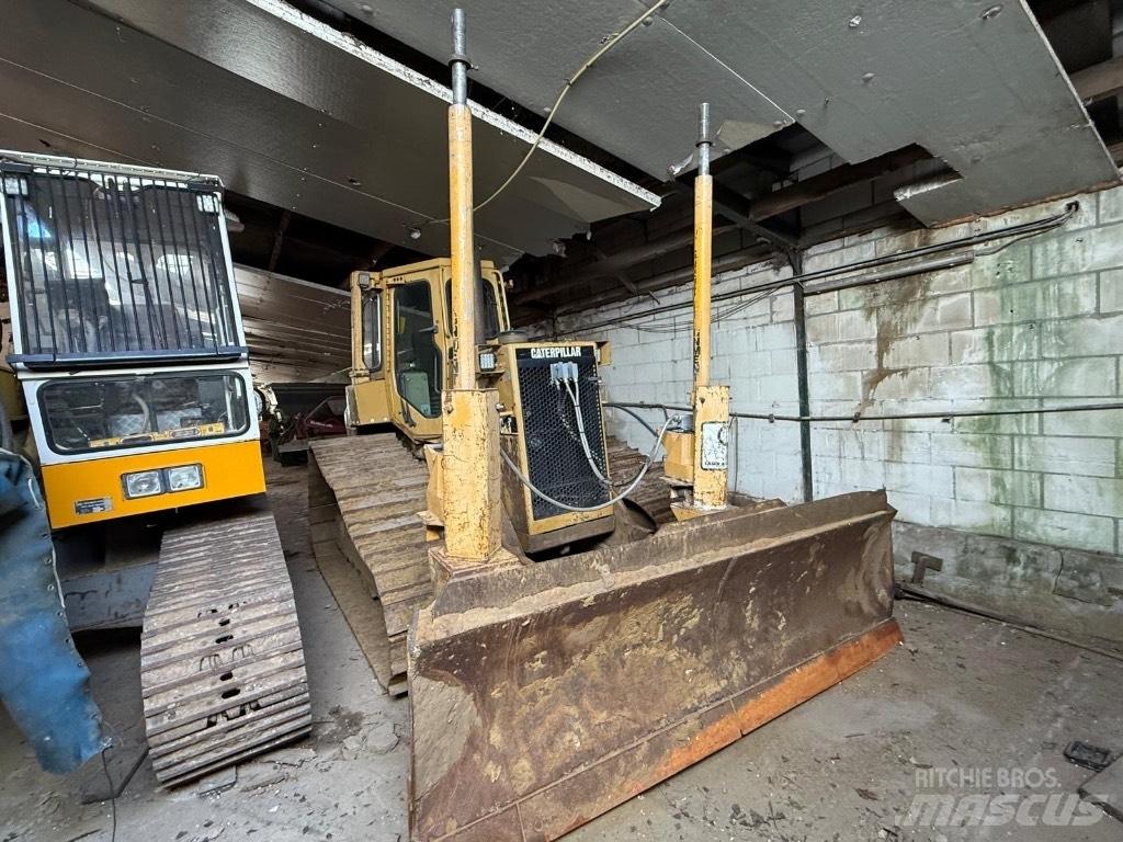 CAT D 4 Buldozer sobre oruga