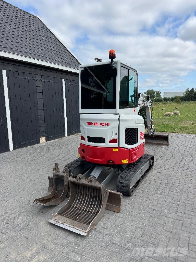 Takeuchi TB 325 R Mini excavadoras < 7t