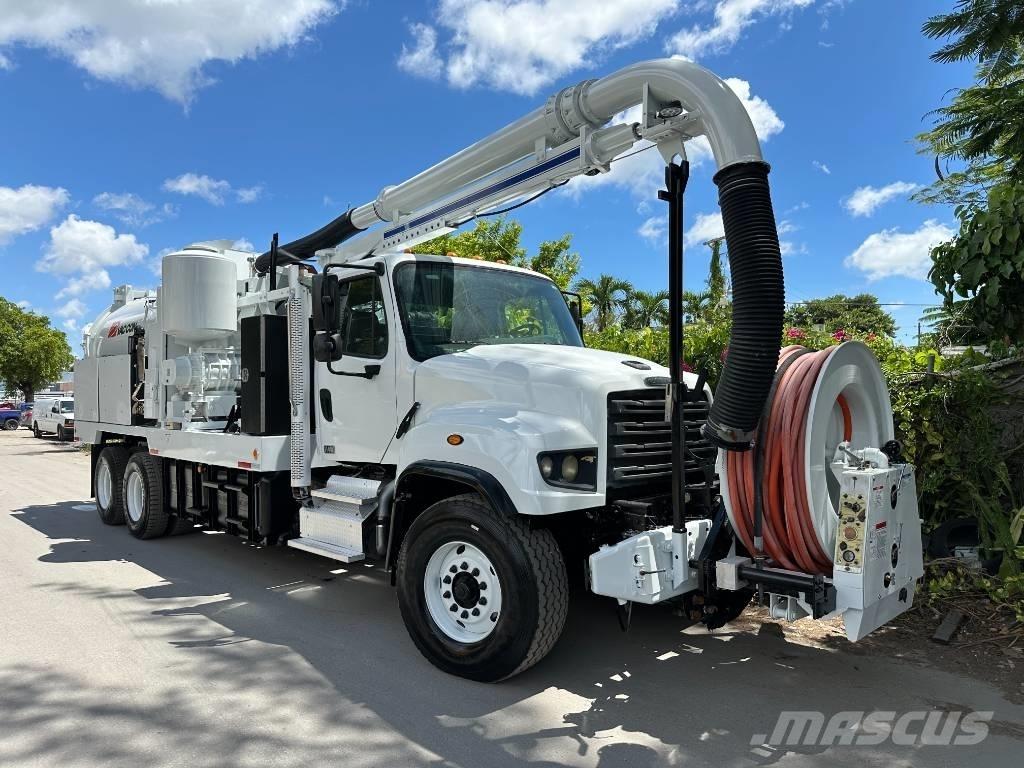 Freightliner 114 SD Camiones aspiradores/combi