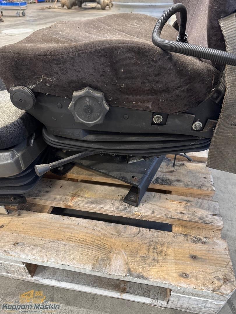  BeGe Stol Otros componentes