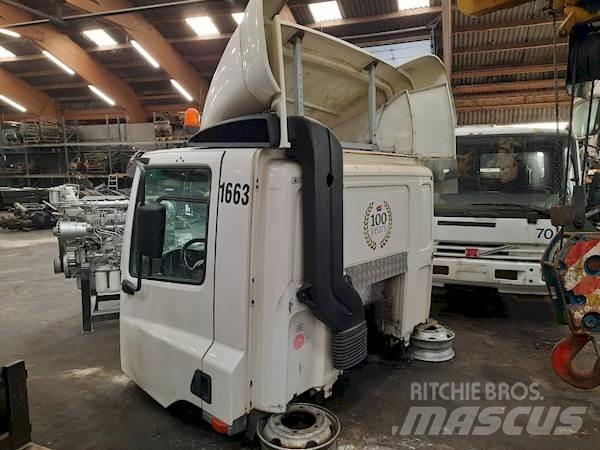 DAF CF75 DAYCAB Cabinas e interior