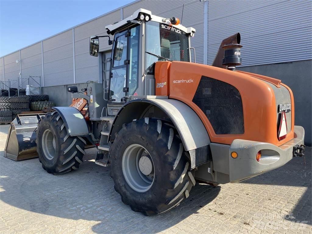 Weycor AR250E Cargadoras sobre ruedas