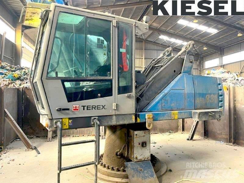 Fuchs AHL 831 D Excavadoras de manutención