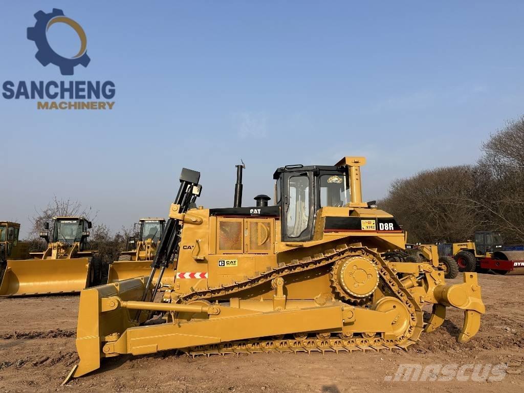 CAT D 8 R Buldozer sobre oruga
