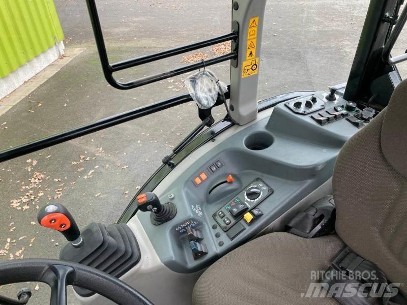 CLAAS NEXOS 240 M Tractores