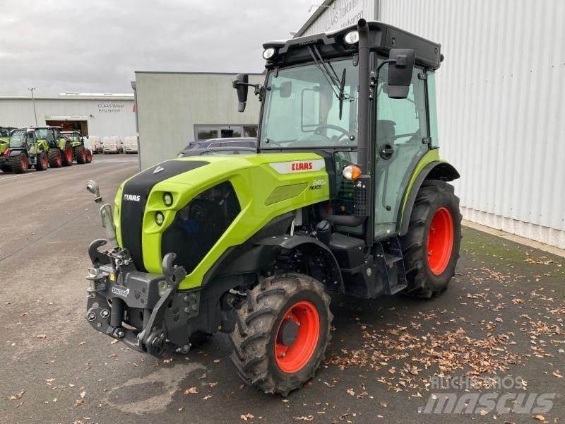 CLAAS NEXOS 240 M Tractores