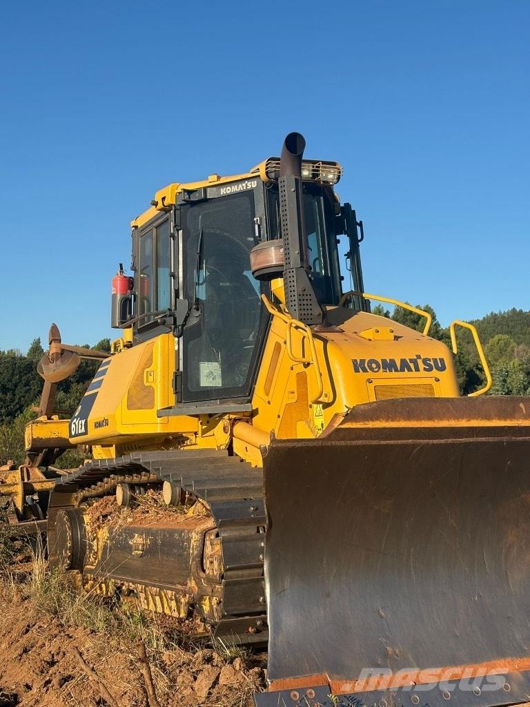 Komatsu D 61 EX-23 Buldozer sobre oruga