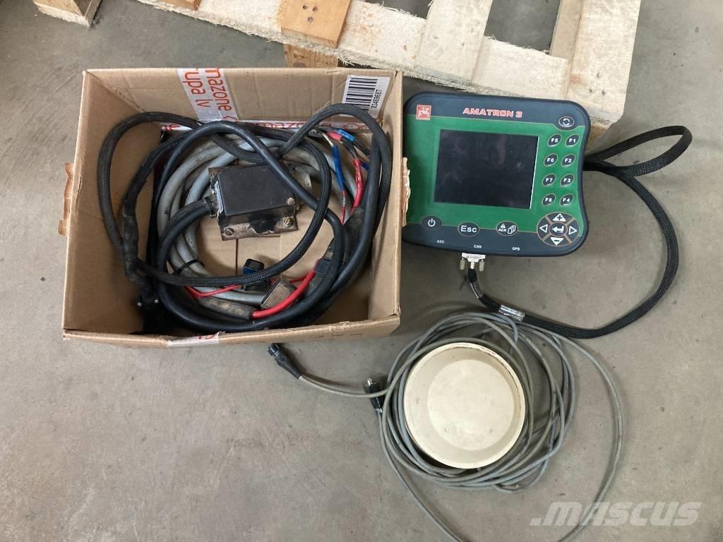 Amazone UX 5200 , 24 M Pulverizadores arrastrados