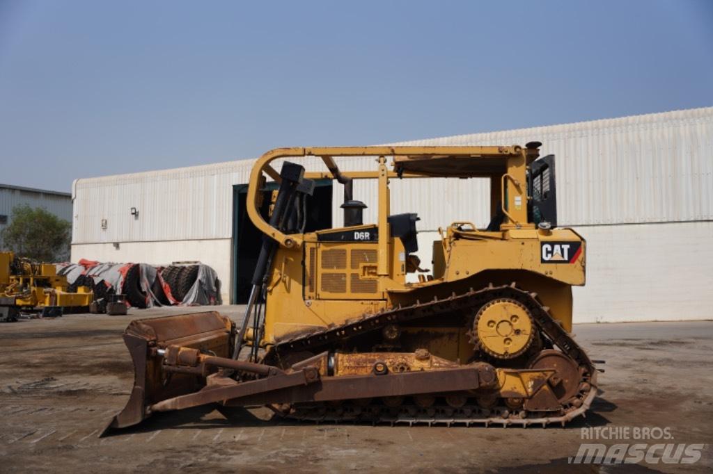 CAT D 6 R Buldozer sobre oruga