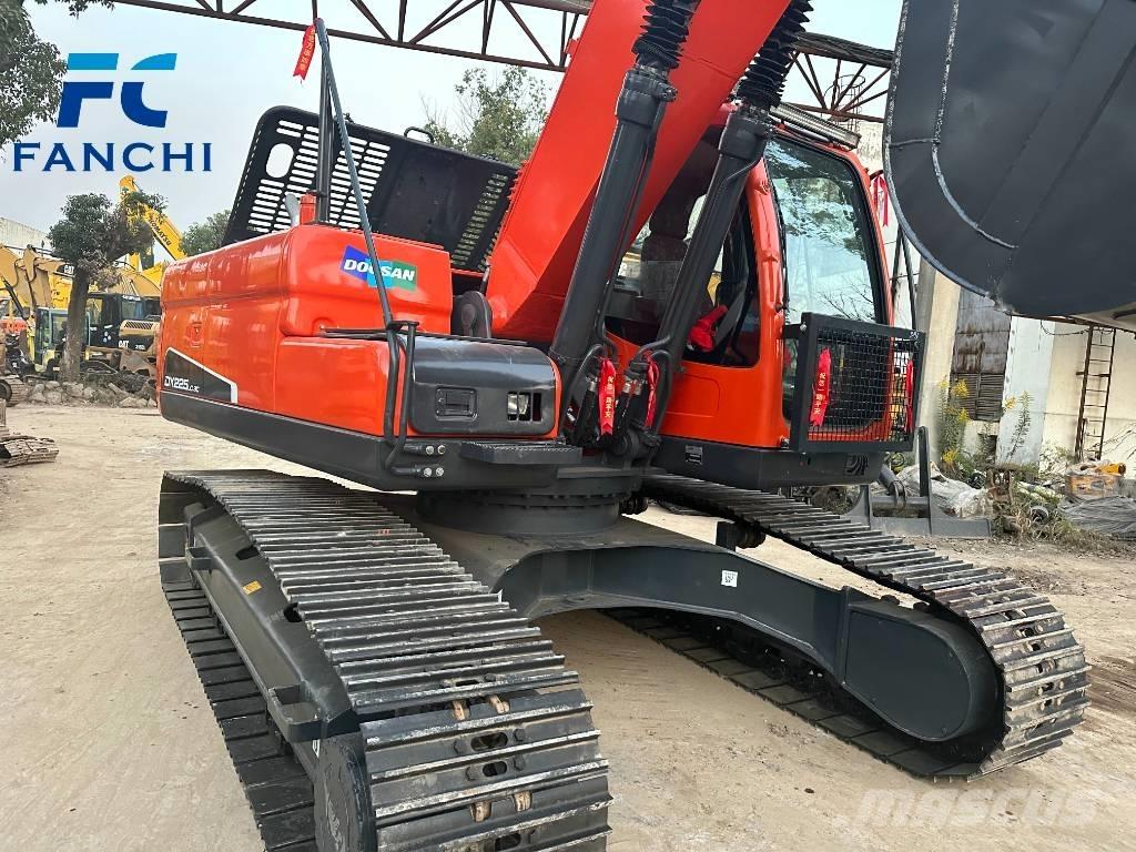 Doosan DX 225 LC Excavadoras de cadenas
