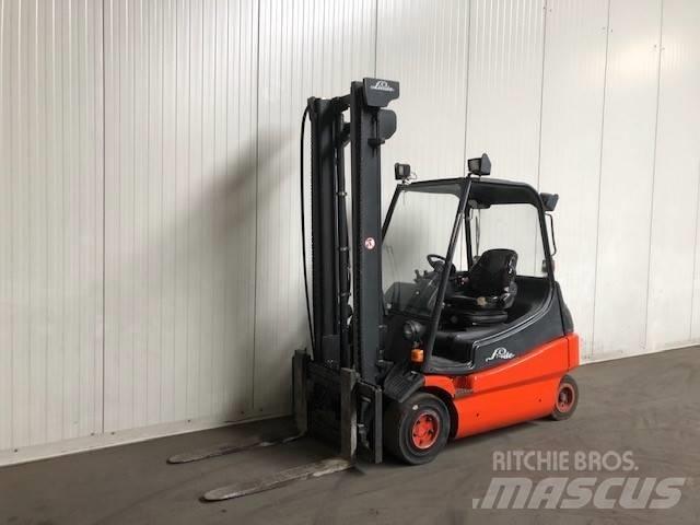 Linde E25-02 Carretillas de horquilla eléctrica