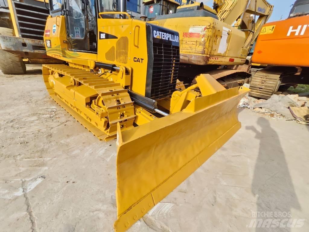 CAT D 5 K Buldozer sobre oruga