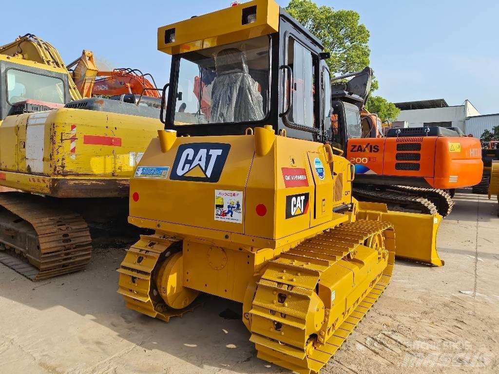 CAT D 5 K Buldozer sobre oruga