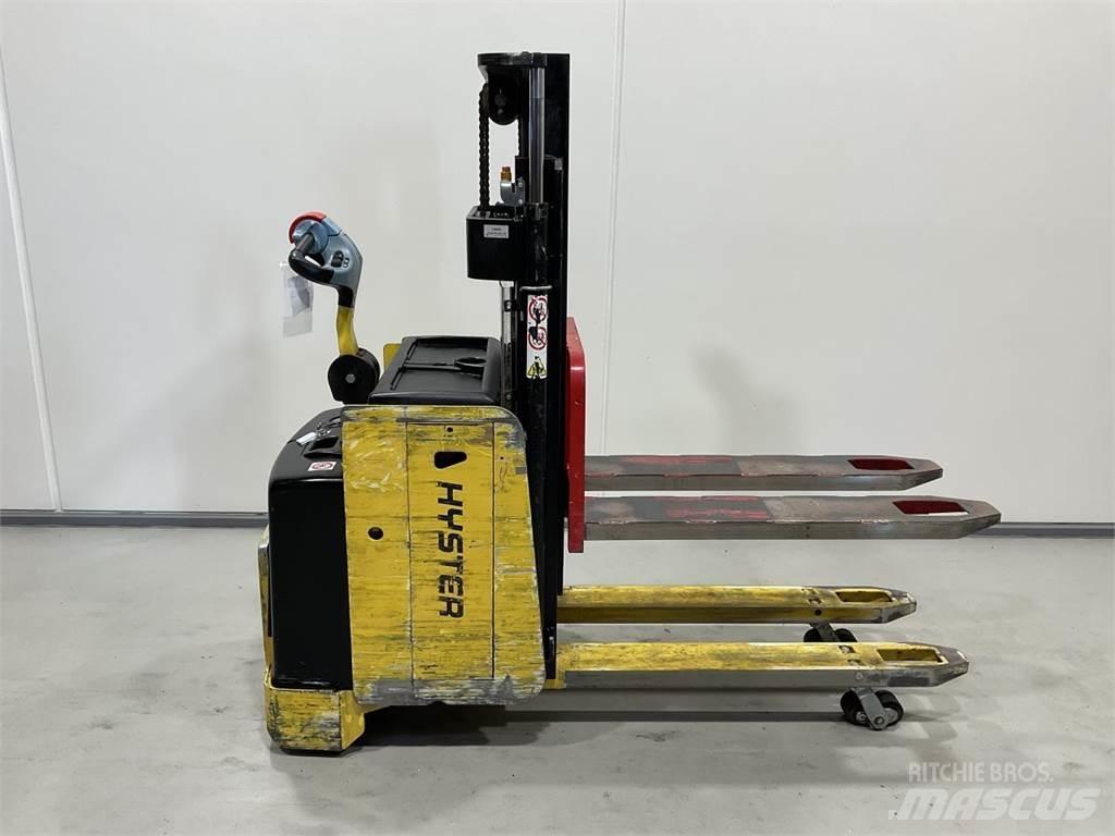 Hyster P2.0SD-17 Apiladores eléctricos autopropulsados