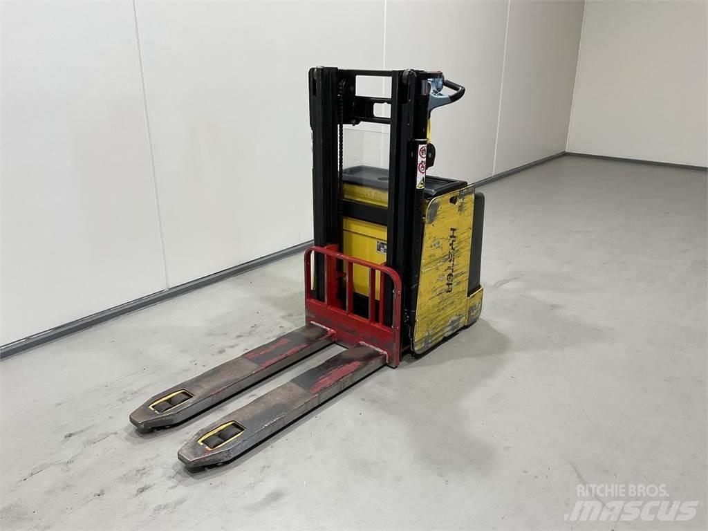 Hyster P2.0SD-17 Apiladores eléctricos autopropulsados