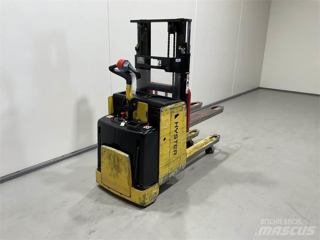 Hyster P2.0SD-17 Apiladores eléctricos autopropulsados