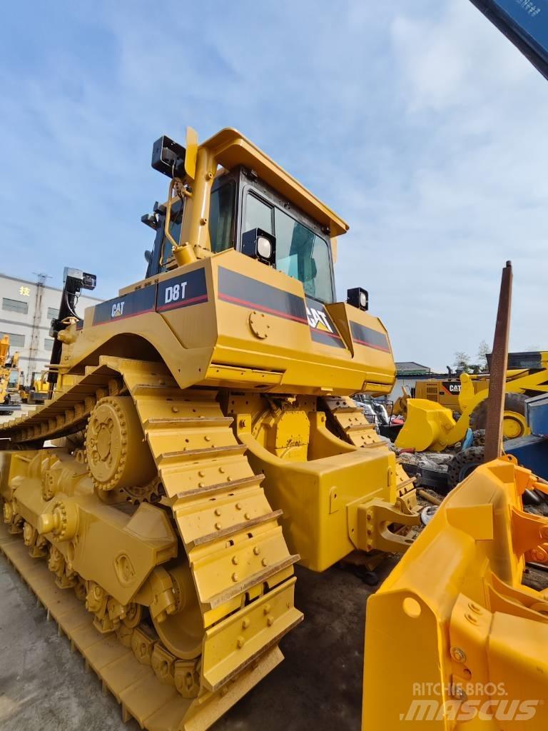 CAT D 8 T Buldozer sobre oruga