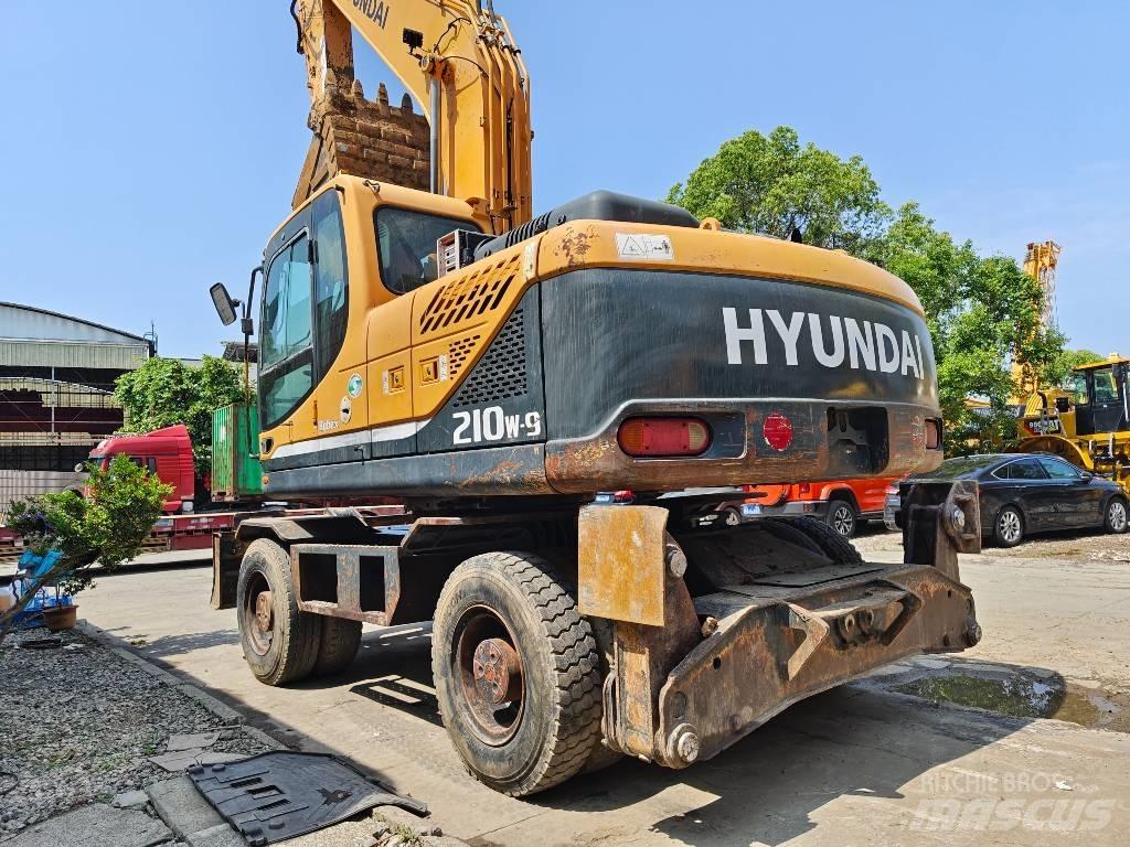 Hyundai R210W-9 Excavadoras de ruedas