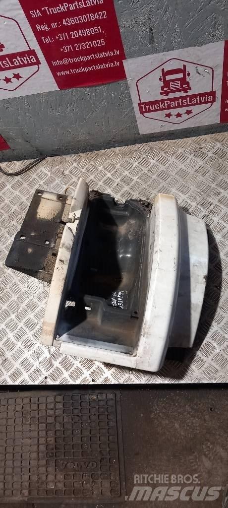 Scania 94 D.  1324599 Cabinas e interior