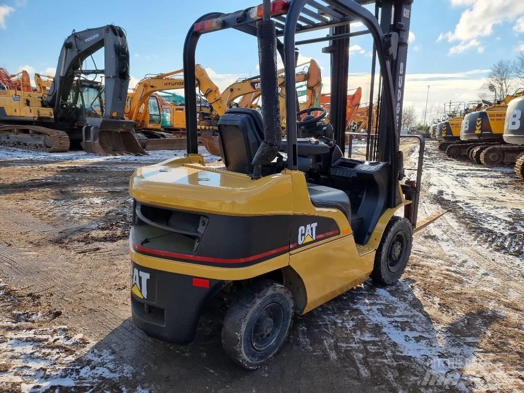 CAT DP 25 N Carretillas diesel