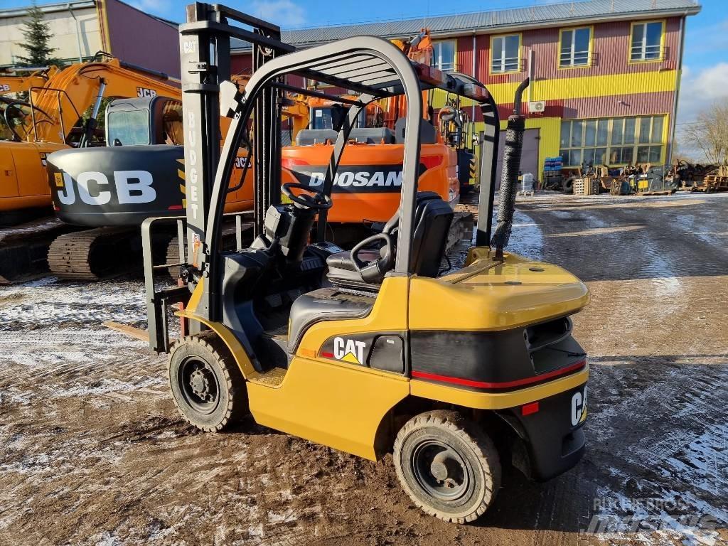 CAT DP 25 N Carretillas diesel
