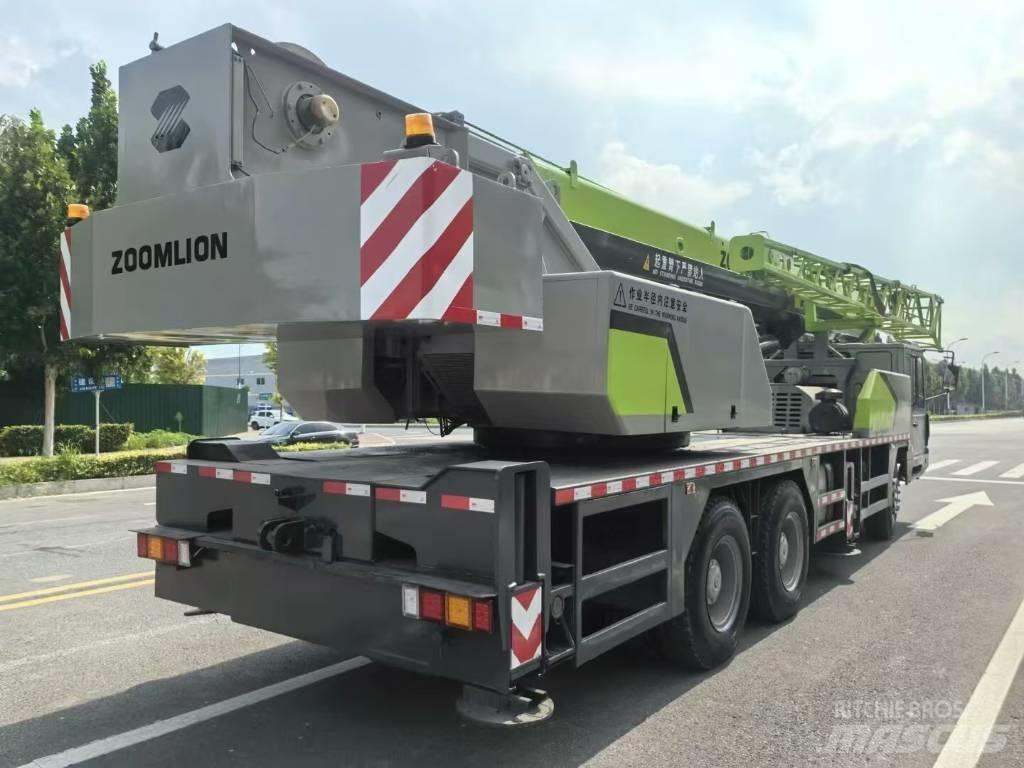 Zoomlion ZCT 251 V Montacargas y elevadores de material