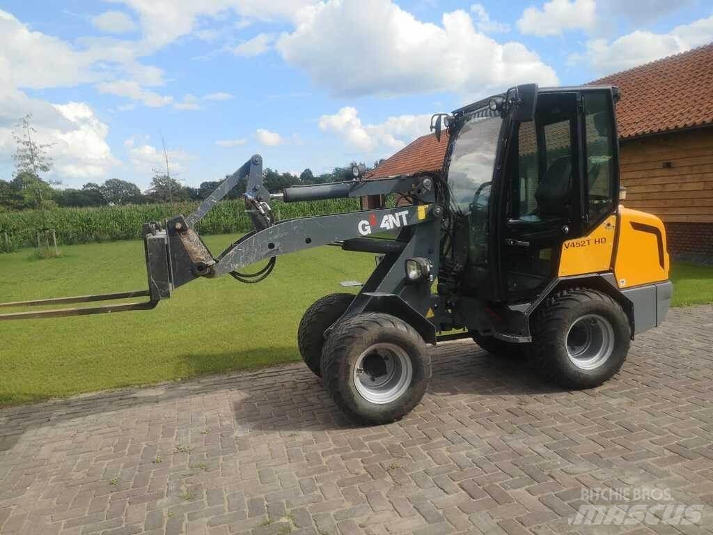 GiANT V 452 T HD Cargadoras sobre ruedas
