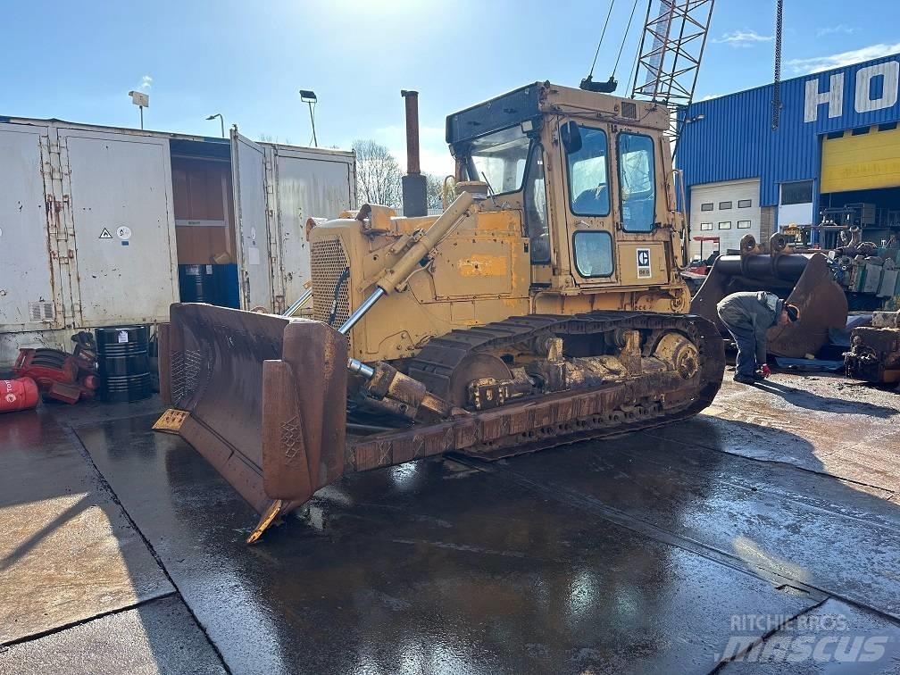 CAT D6D with winch Buldozer sobre oruga