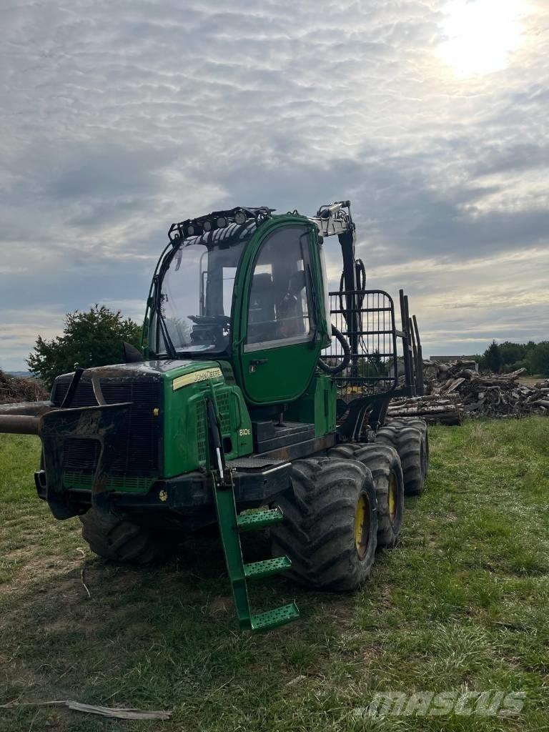 John Deere 810 E Autocargadoras