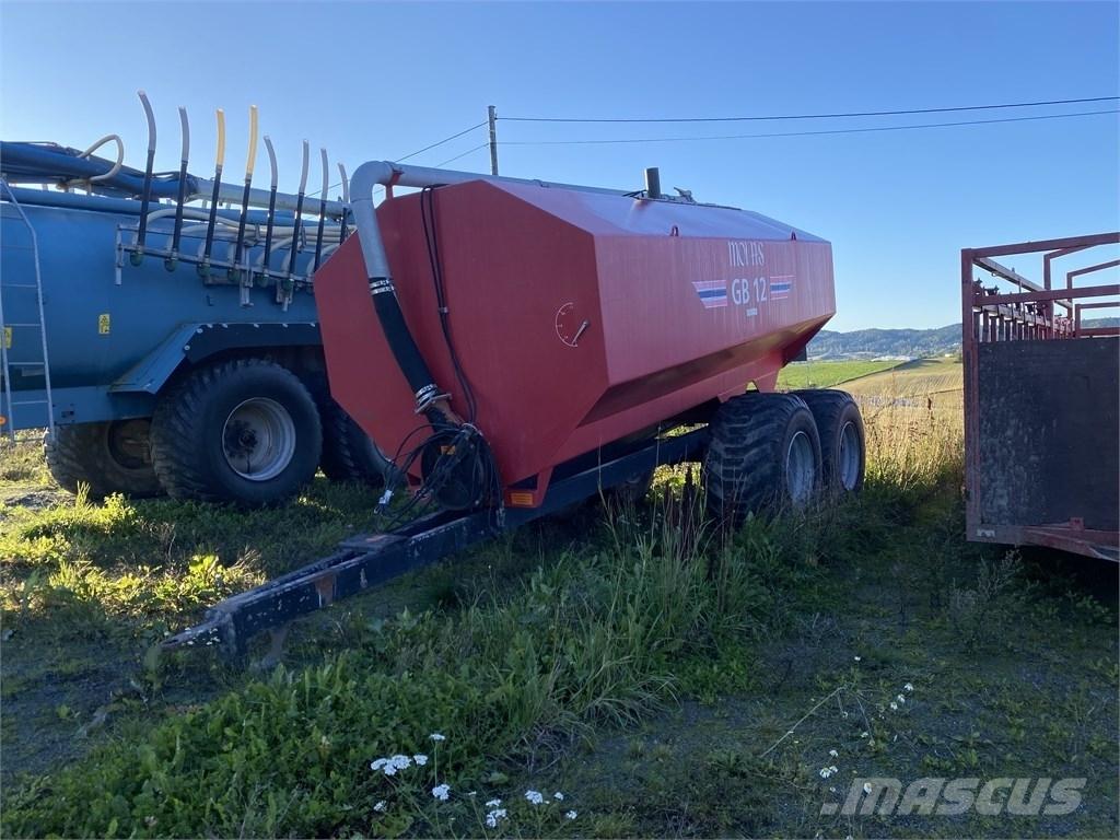 Moi GB 12 tankvogn Remolques esparcidores de estiércol