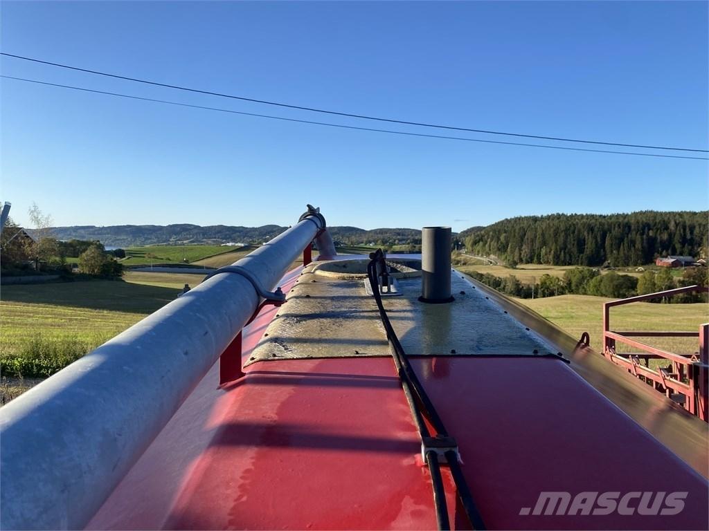 Moi GB 12 tankvogn Remolques esparcidores de estiércol