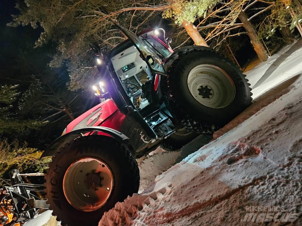 Valtra N154 Tractores