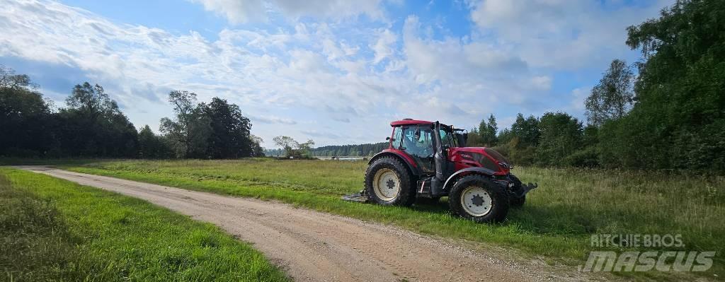 Valtra N154 Tractores