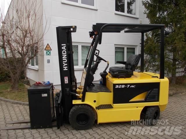 Hyundai 32 B-7 Carretillas de horquilla eléctrica
