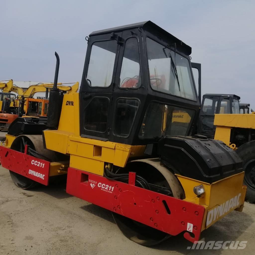 Dynapac CC 211 Rodillos de doble tambor