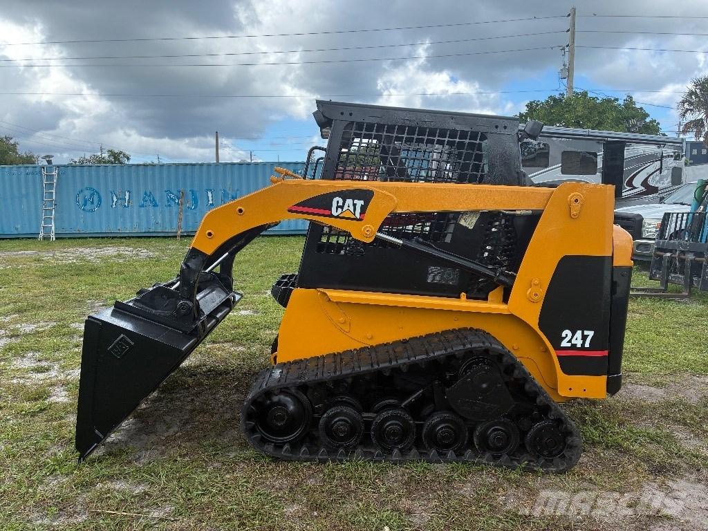 CAT 247 Minicargadoras