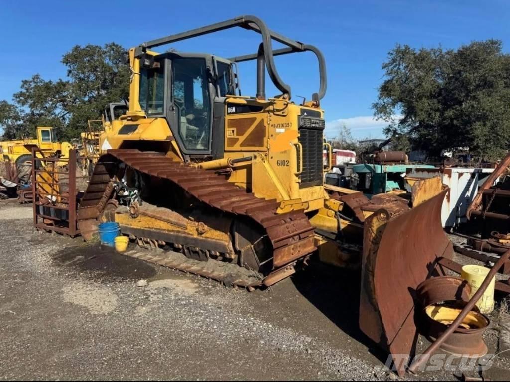 CAT D 6 M Buldozer sobre oruga