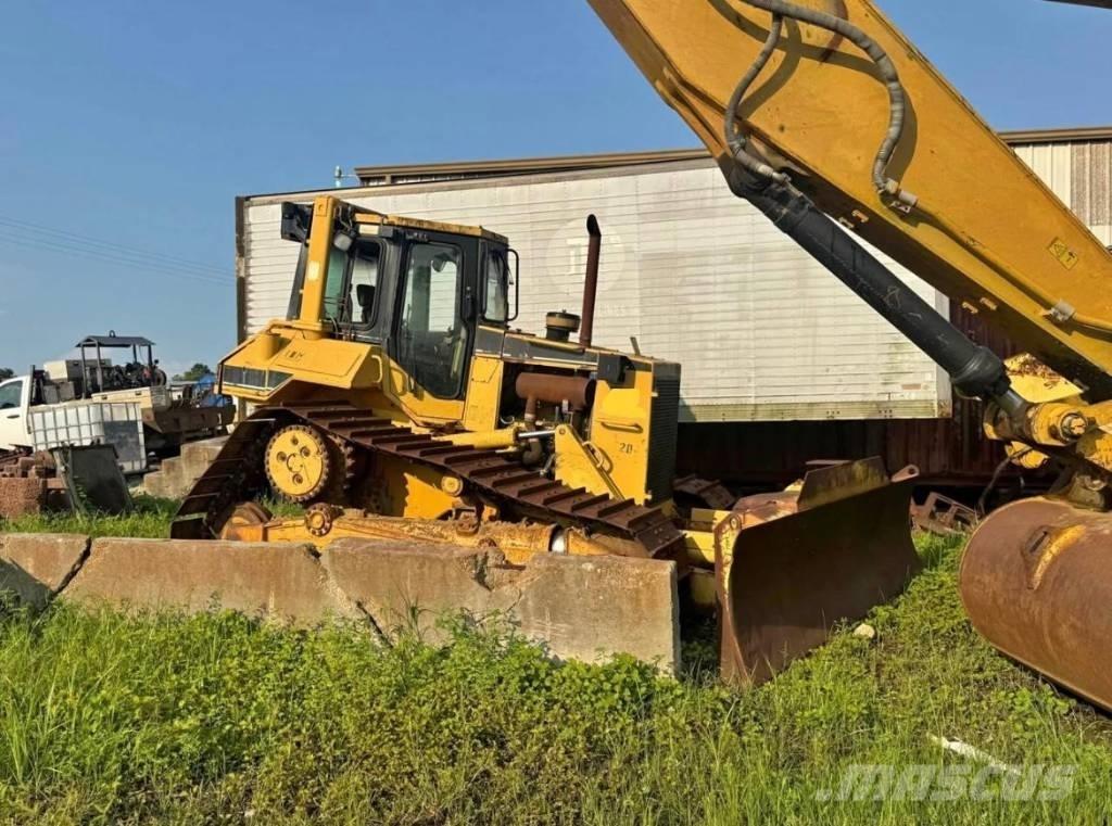 CAT D 6 M Buldozer sobre oruga